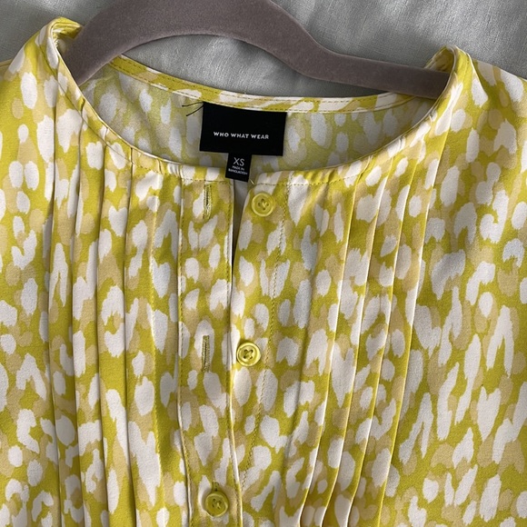Who what wear yellow printed dress. Button up front - Picture 4 of 4